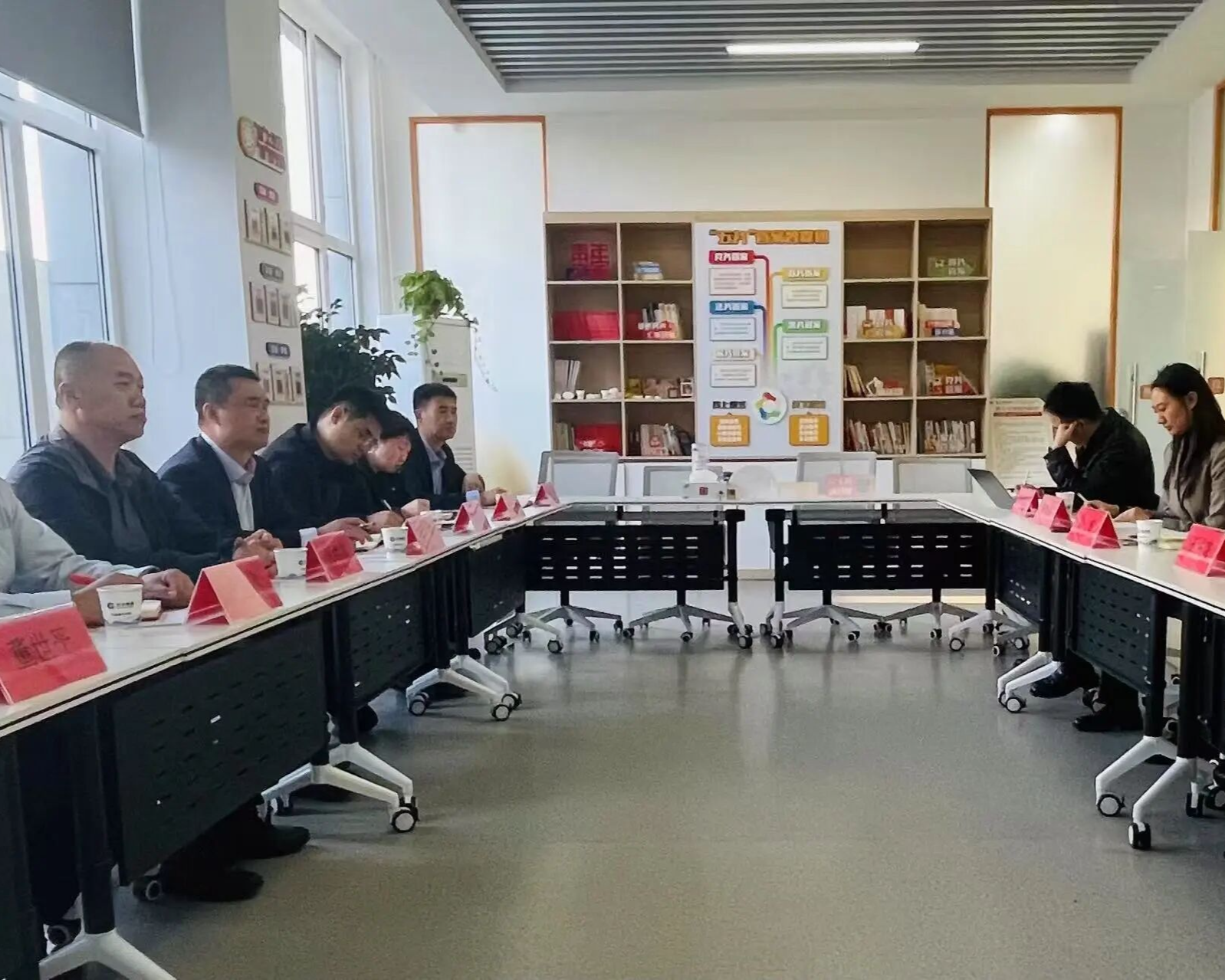 会商货车投保难 市委社工部组织专题业务对接研讨会