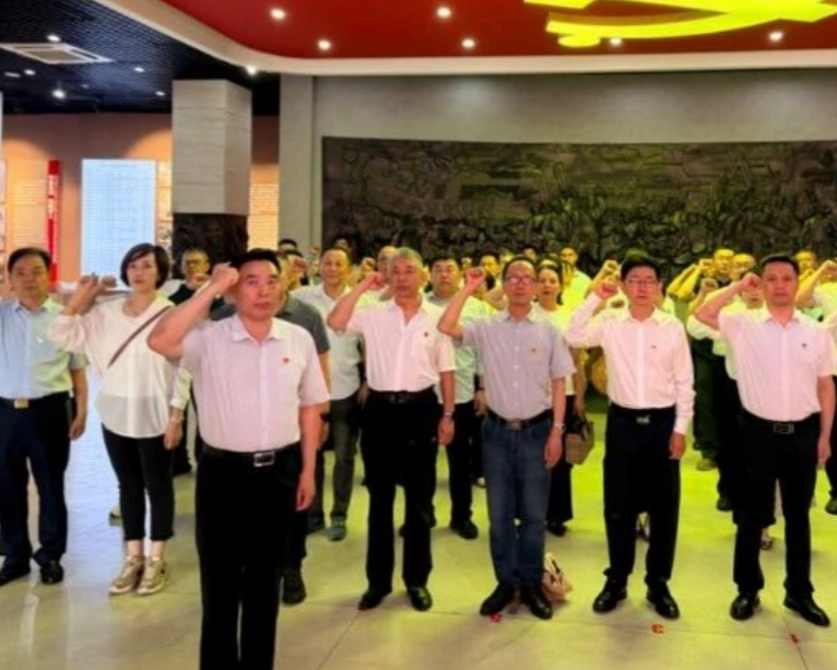 缅怀英烈守初心 树牢政绩担使命｜青岛市汽车行业联合会、二手车行业协会党支部联合开展建党105周年主题党日研学活动